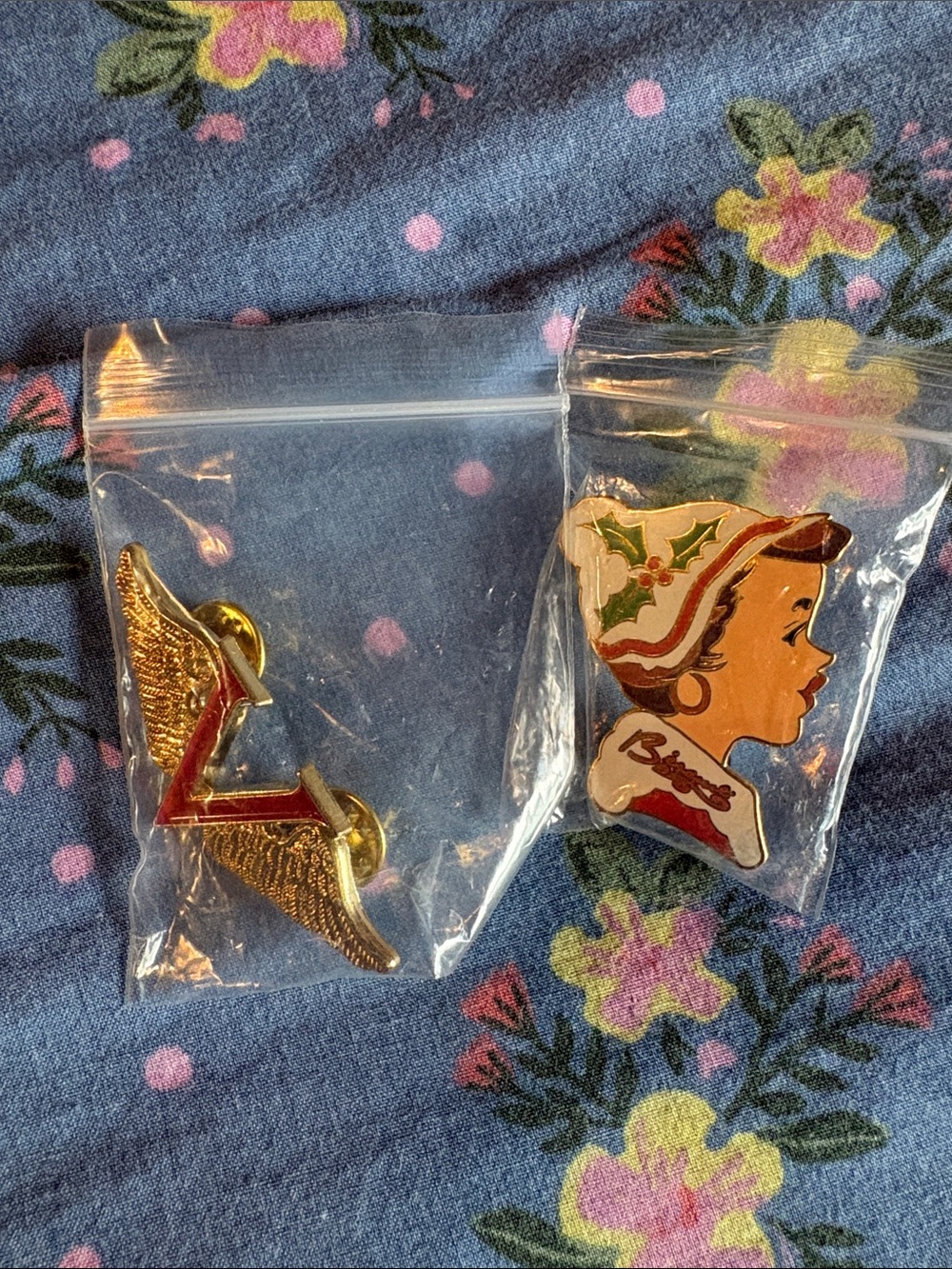 Besame Vintage Pins Victory and Holiday